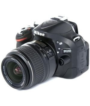 Nikon D5200 kit (18-55mm II)